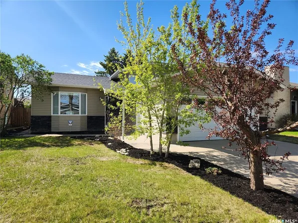 223 Adilman DRIVE, Saskatoon, SK S7K 7S1