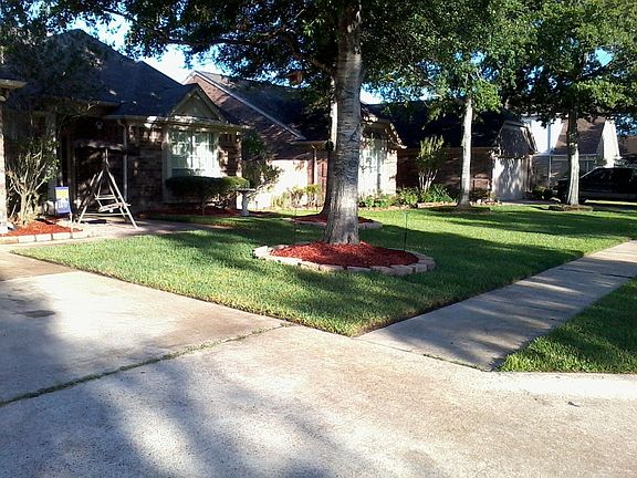 2nd image of 3907 Ashwood Dr
