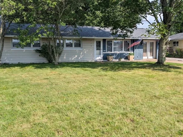 101 Sunnyhill Dr, Marietta, OH 45750