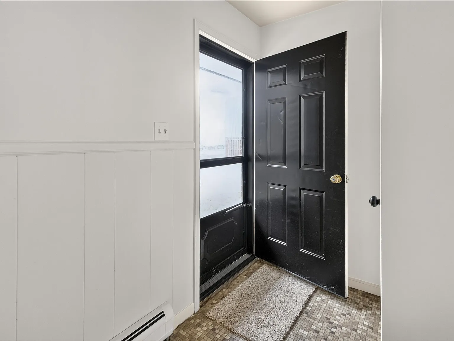 2 bed, 750 sqft, $1,275 — Photo 2