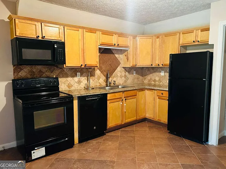 140 Summerwood Dr #140 — Photo 6
