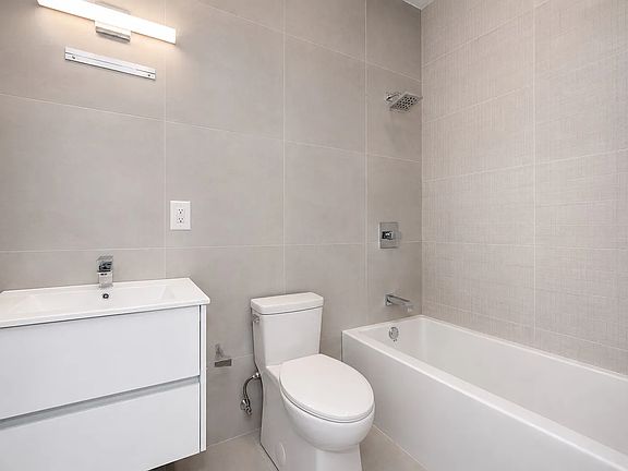 5th image of 183 Guernsey St APT 3R