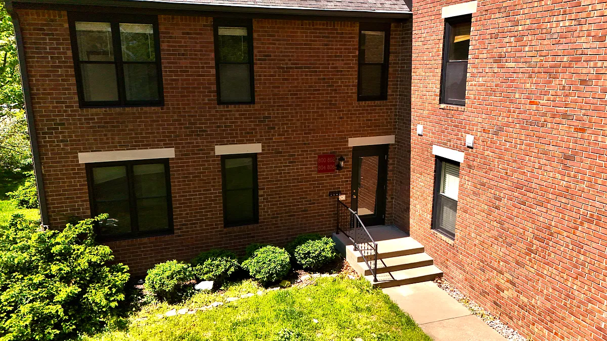 Building Photo - 800 N Park Ave
