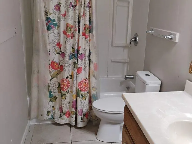 2621 N Pine St #6 — Photo 7