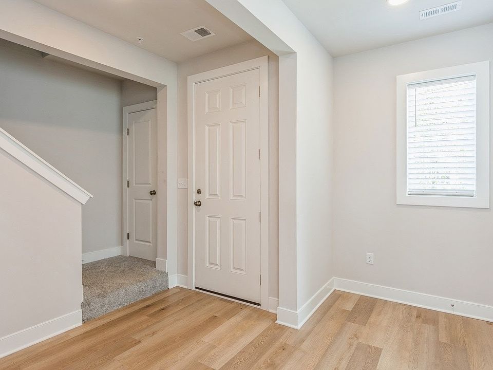 1st image of 701A Halcyon Ln