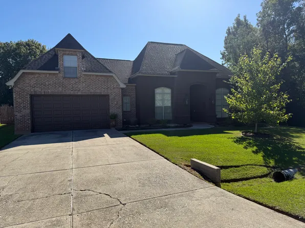 409 Golden Leaf Ct, Madisonville, LA 70447