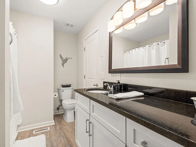 633 Debbie Dr — Photo 13