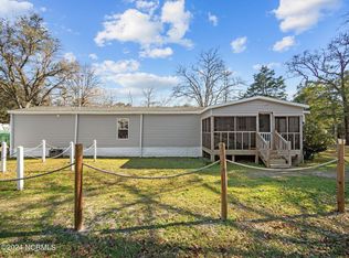 215 Anderson Dr, Hampstead, NC 28443
