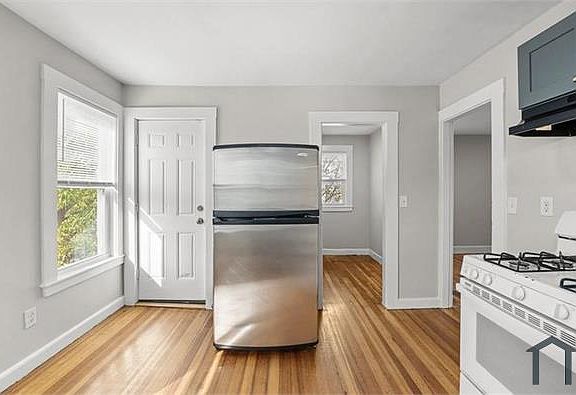 2nd image of 40 Ripley Rd #2