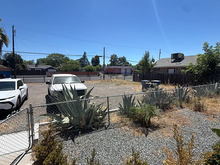 1529 N Palm Ave — Photo 7