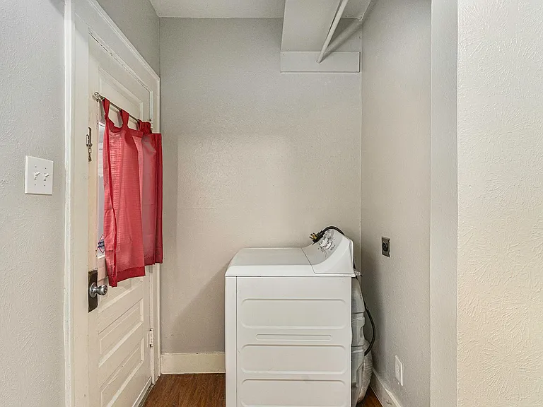 3233 Odessa Ave — Photo 17