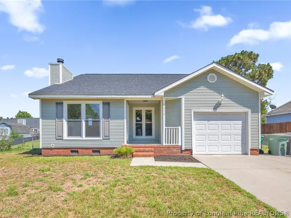 3672 Highgate Dr, Hope Mills, NC 28348