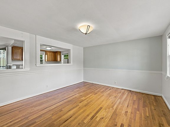 3rd image of 1201 Sevier St