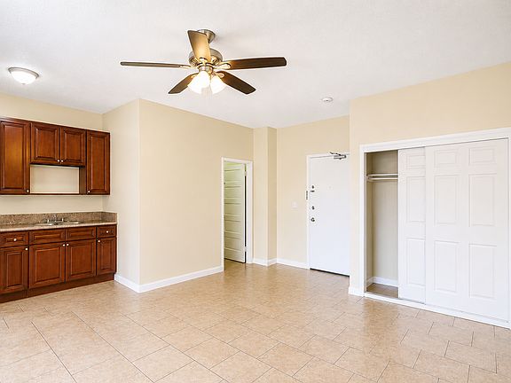 5th image of 2941 Whittier Blvd APT 305