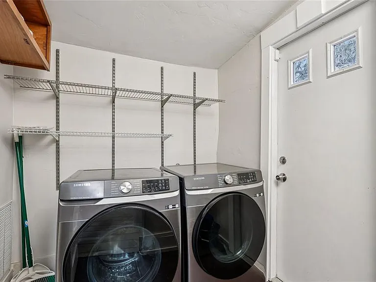 137 E Grant St — Photo 21