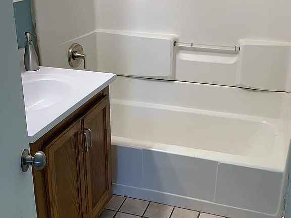 3rd image of 4509 Meadow Ln