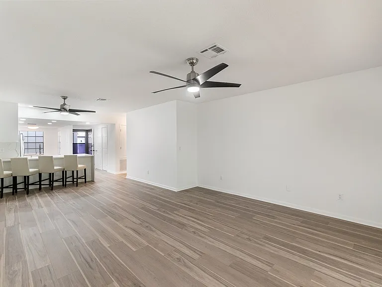 255 Paradise Blvd #11 — Photo 8