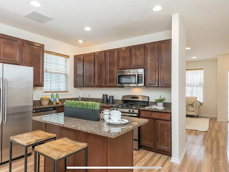 10009 Gentian Dr — Photo 8