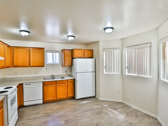 5th image of 7130 N 27th Ave