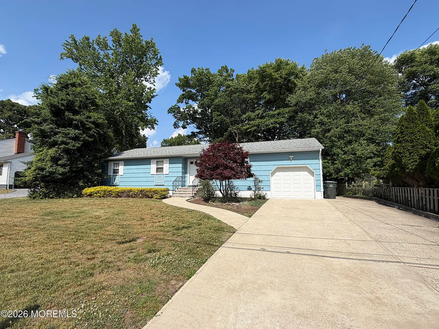 3 bed, 1.5 bath, 1400 sqft, $4,200 — Photo 2