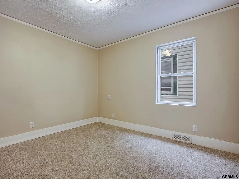 4413 Sprague St — Photo 7