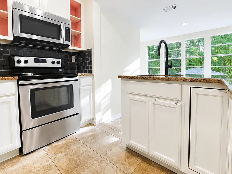 1554 Geraldine Dr — Photo 7