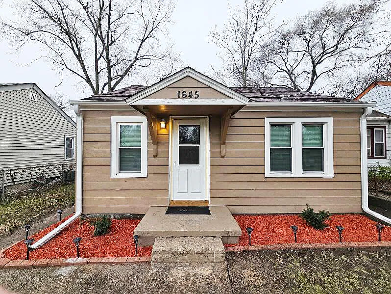 1645 W 40th Ave photo 1