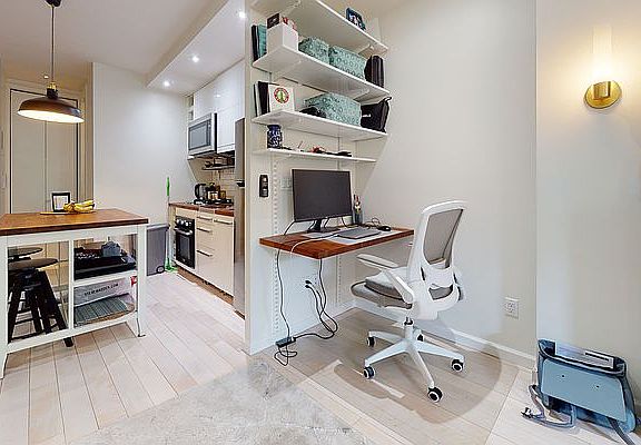 4th image of 88 Horatio St APT 4D