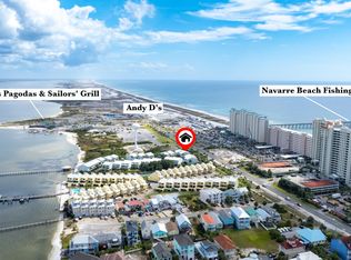 8522 Gulf Blvd APT 3, Navarre, FL 32566