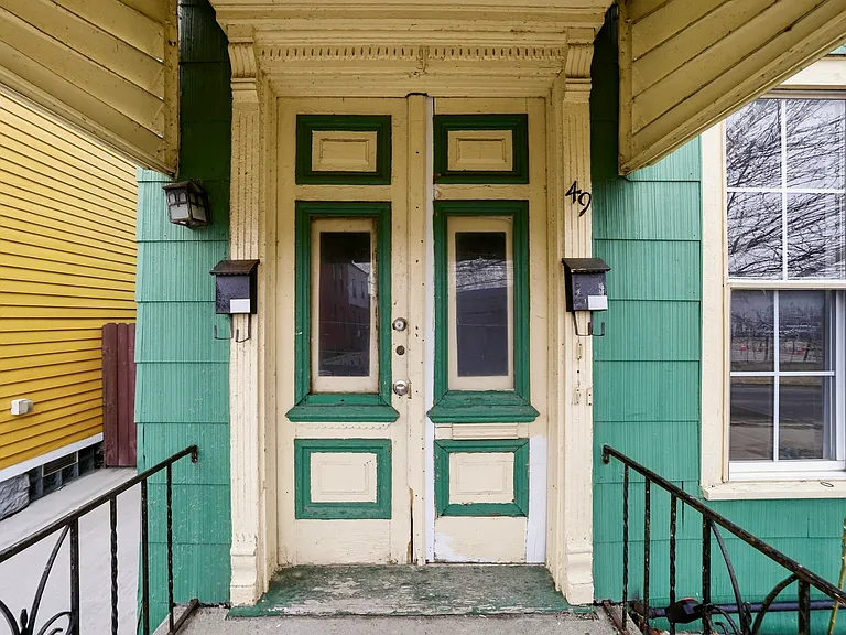 49 Trinity Pl #1 — Photo 2