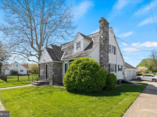 201 W Walnut St, Palmyra, PA 17078