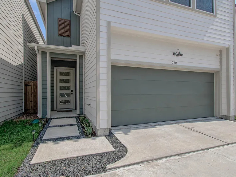 970 Highland Sound Ln — Photo 29
