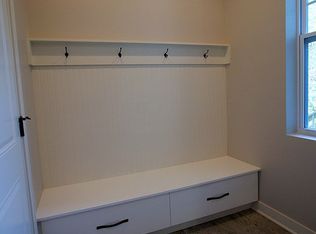 308 W Hawthorne Blvd, Mundelein, IL