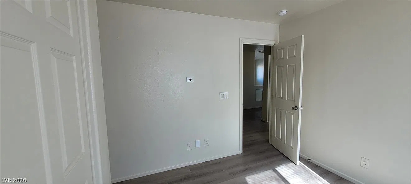 3 bed, 2.5 bath, 1421 sqft, $1,934 — Photo 4