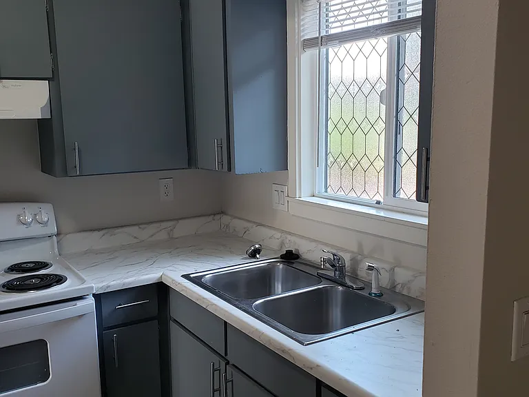 Greystone Apartments — Photo 15