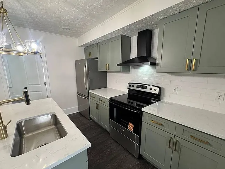 4309 Gifford Ave — Photo 50