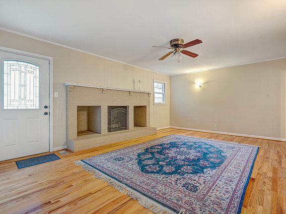 3rd image of 411 Odell Ave