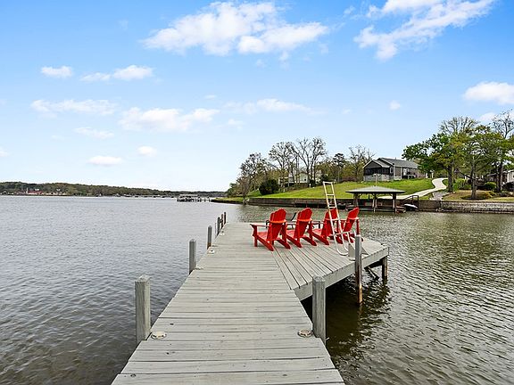 4th image of 306 Driftwood Dr