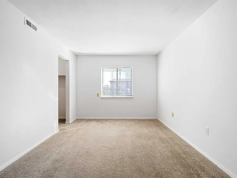 Foxridge Apartment Homes — Photo 203