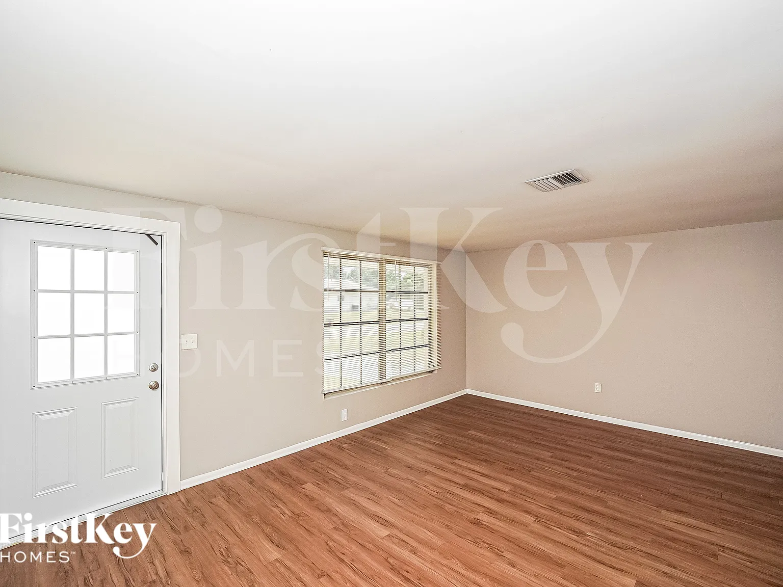 2 bed, 2.0 bath, 925 sqft, $1,335 — Photo 3