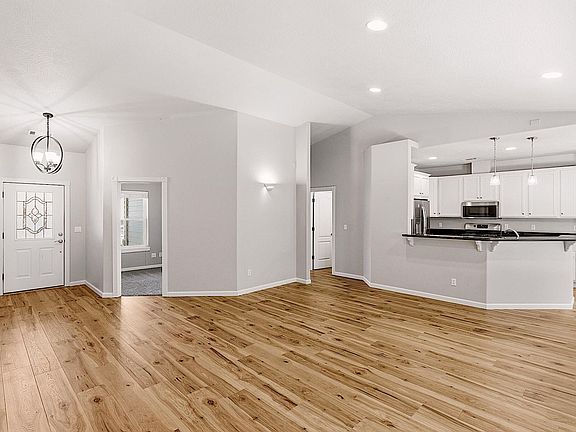 3rd image of 2737 SW Trinity Way