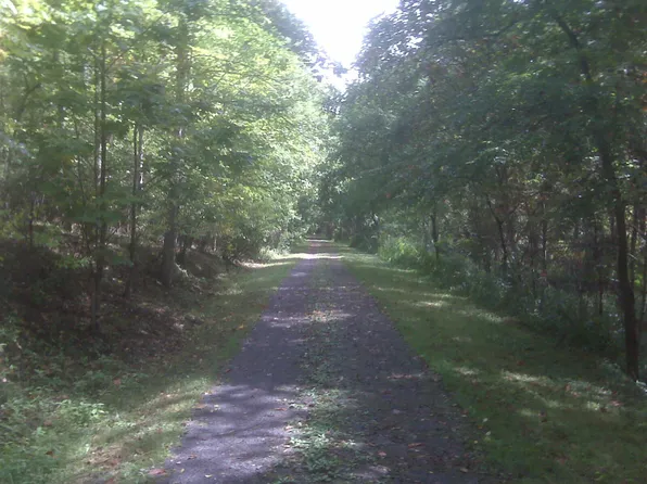 20 Trailside Ln, Hillsboro, WV 24946