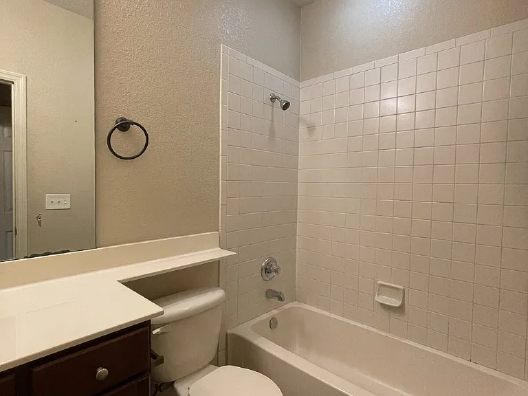806 Baldwin Rowe Cir #1 — Photo 8