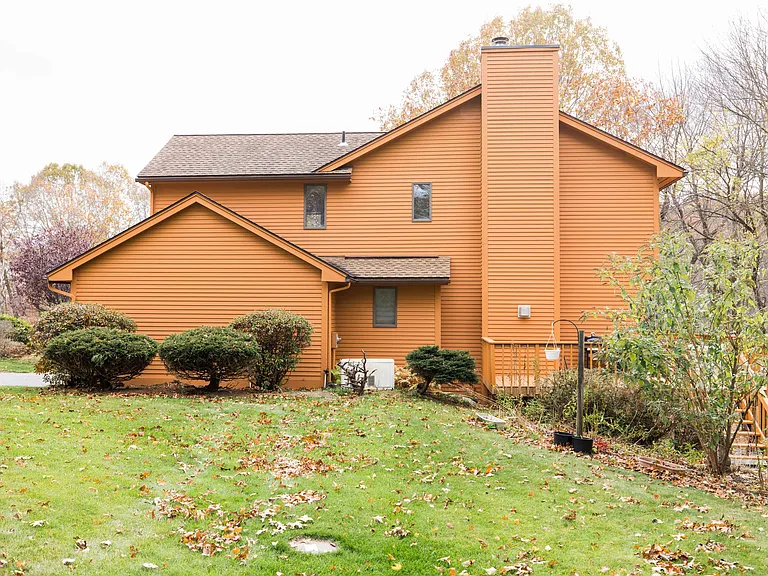 18 Clifford Ave — Photo 43