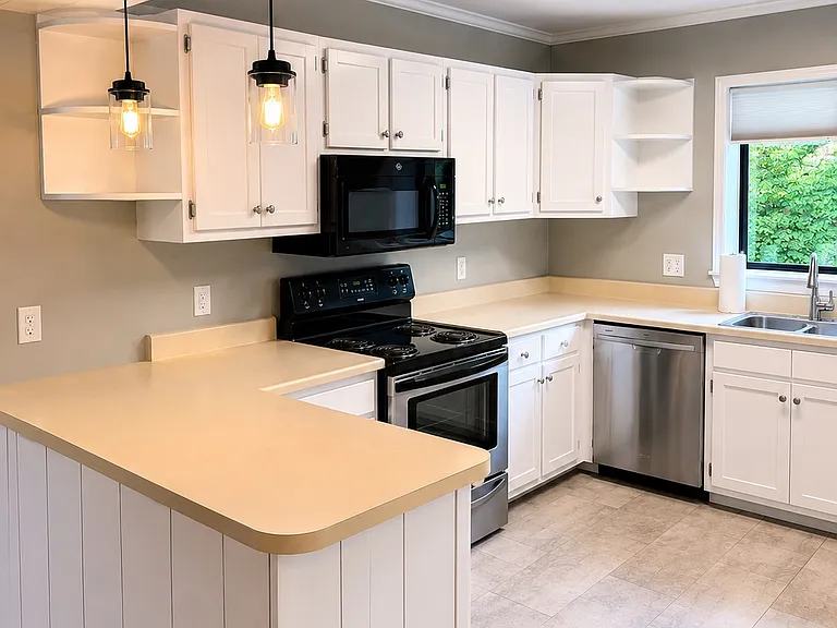 23 Lake Dr #F8 — Photo 8