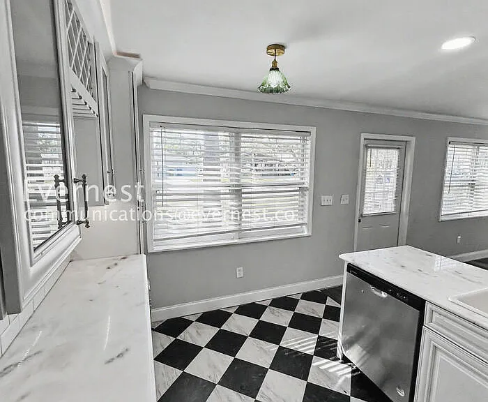 1885 Shore Acres Blvd NE — Photo 6