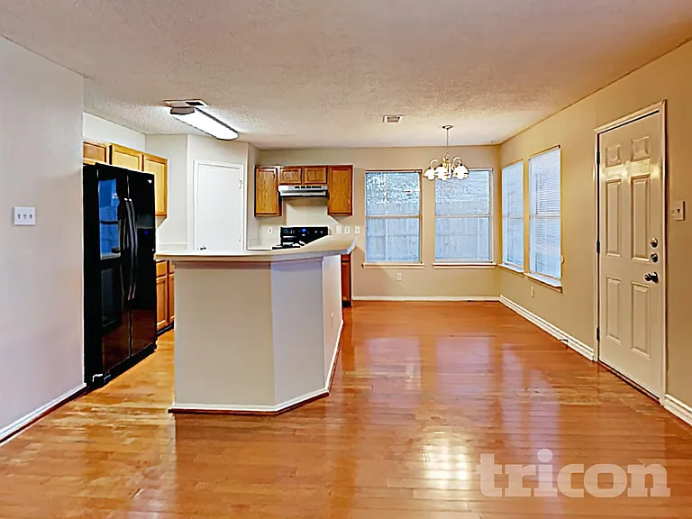 2036 Talon Dr — Photo 6