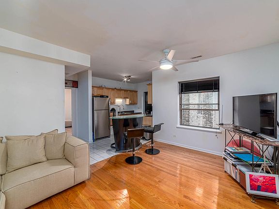 2nd image of 7715 N Hermitage Ave APT 2C