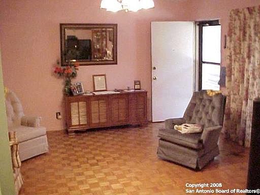 4th image of 542 E CREATH PL