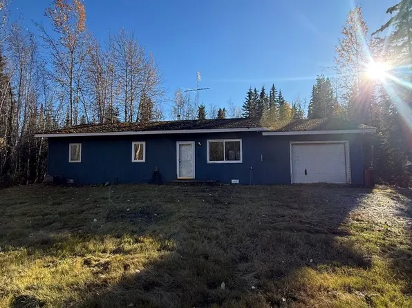 3165 Storey Dr, North Pole, AK 99705
